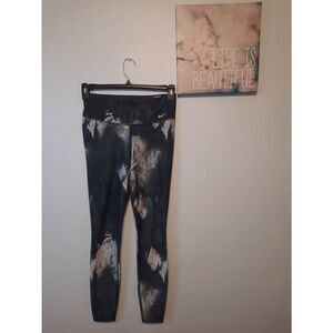 Nike Dri Fit Ten Less Bottles One Legends Yoga Pants Size S